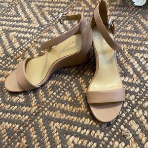 Wedged ankle sandals